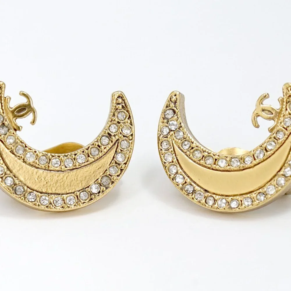 CHANEL CC Logos Gold Crescent Moon Earrings Gold Tone 01P Auth w/Box #20231 - Picture 3 of 6
